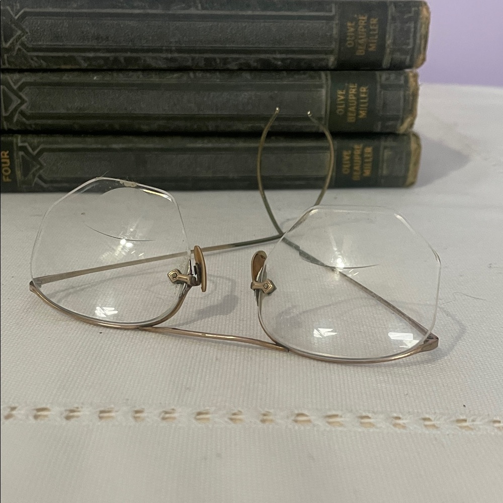 Vintage rimless wire frame  Glasses very old